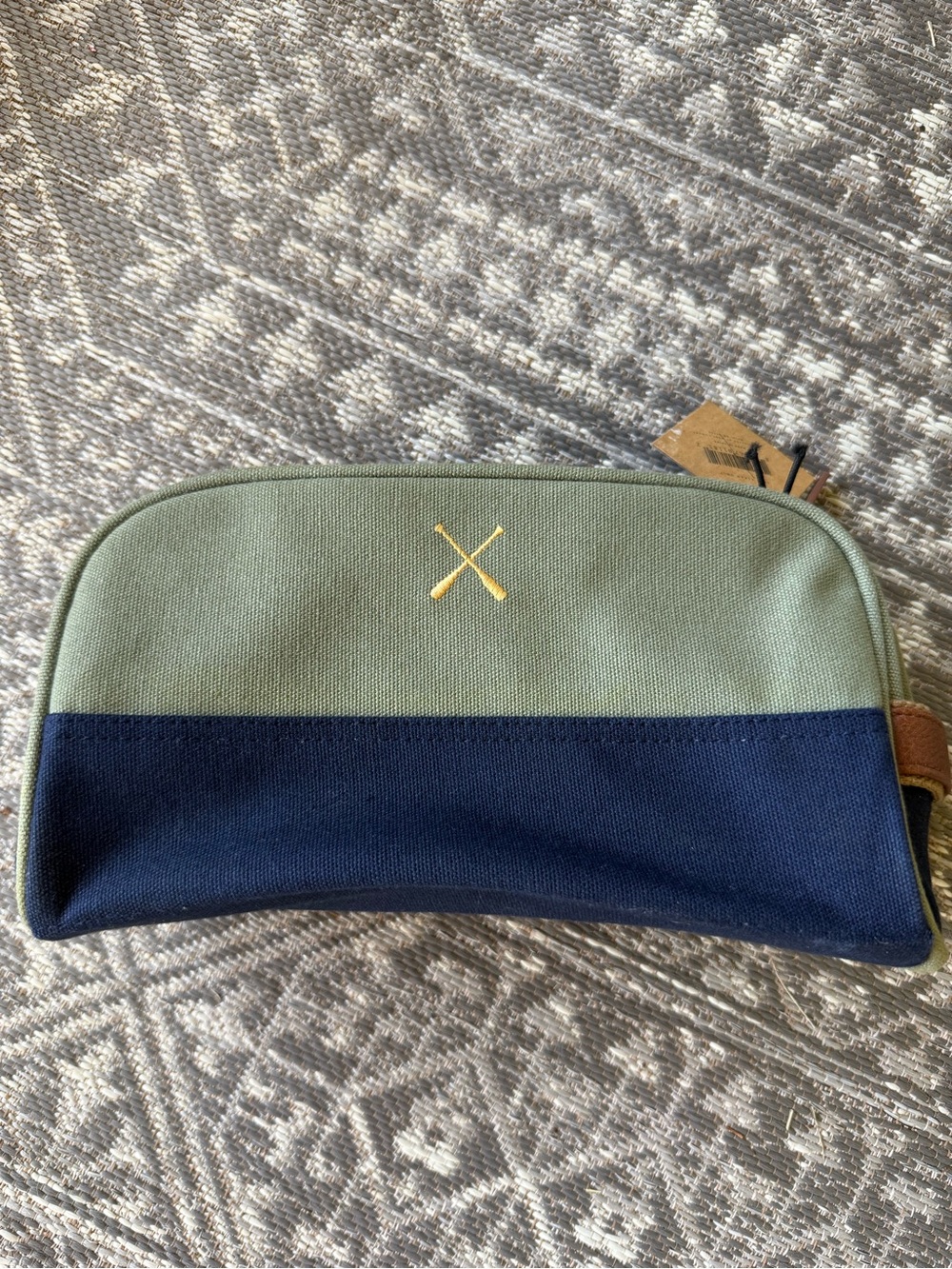 NWT Men's Two-Tone Green & Navy Canvas Travel Toiletry Bag w baseball bats
